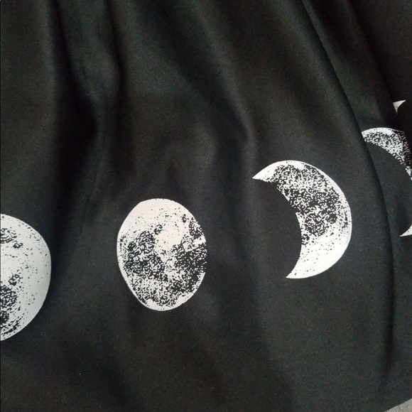 MOON PHASE BORDER SKIRT - Picture 2 of 4